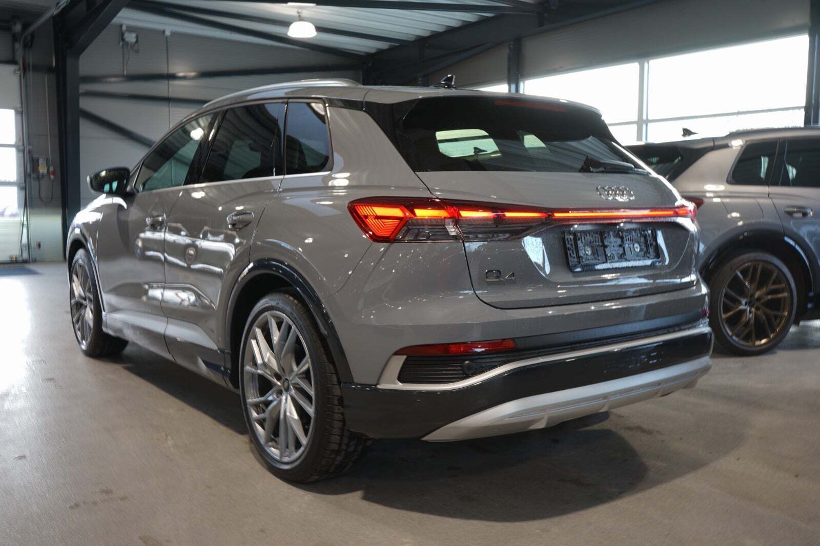 Audi Q4 e-tron 45 S-line