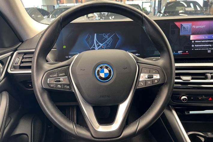 Grå BMW i4 fra 2022