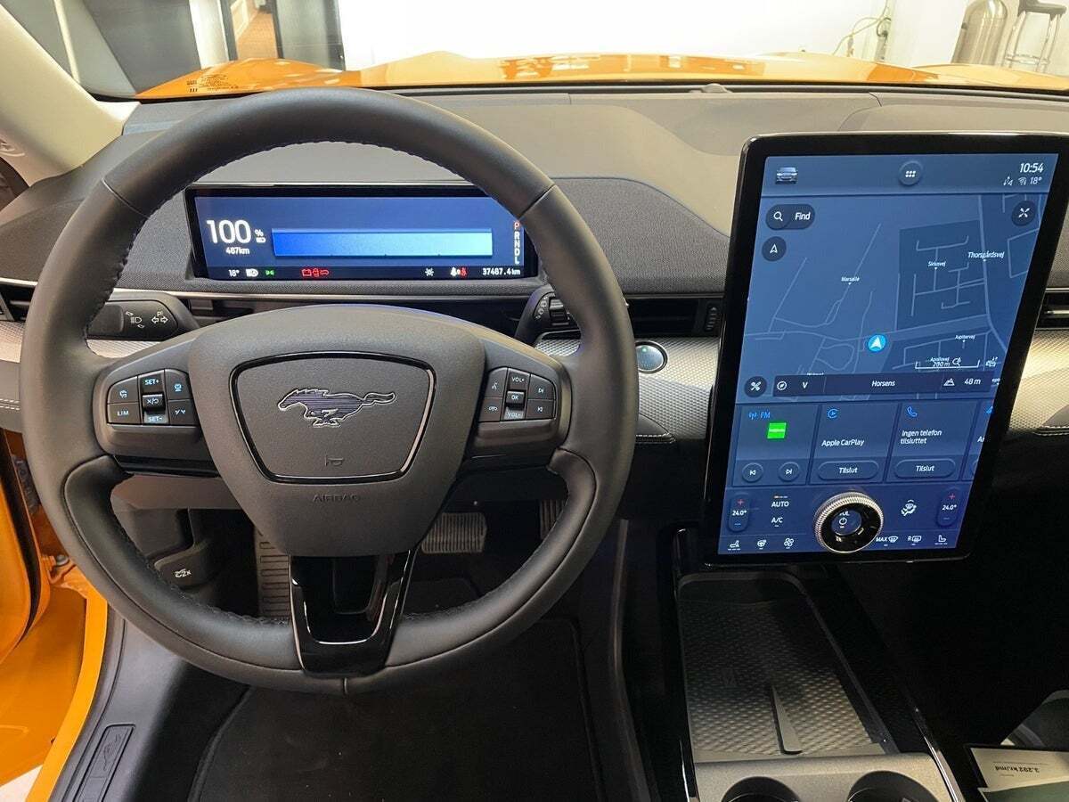 Gul Ford Mustang Mach-E fra 2023