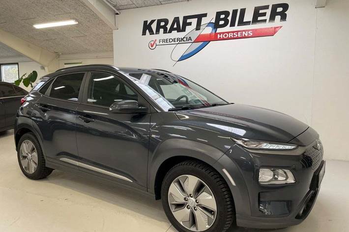 Sort Hyundai Kona fra 2021 set udefra