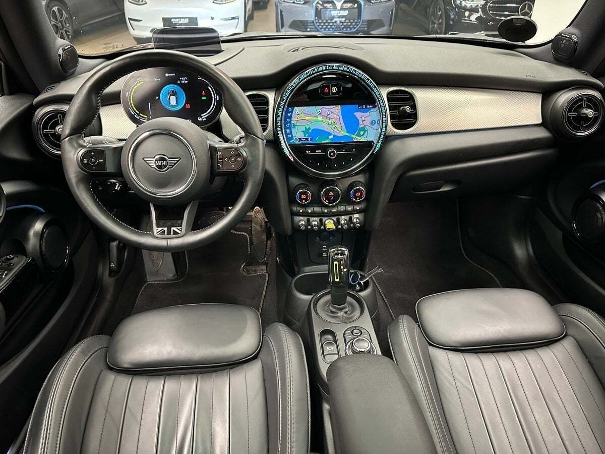 Sort Mini Cooper SE fra 2023