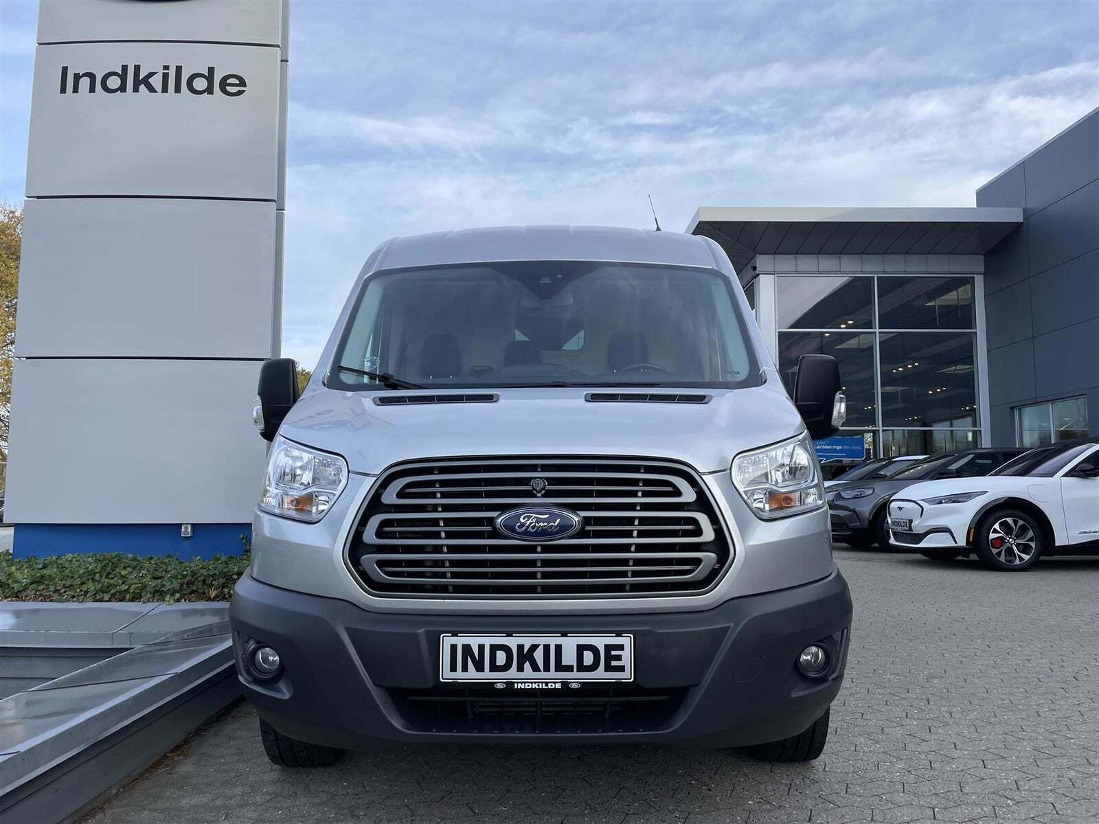 Ford Transit 350 L2 Van 2,2 TDCi 125 Trend H2 FWD