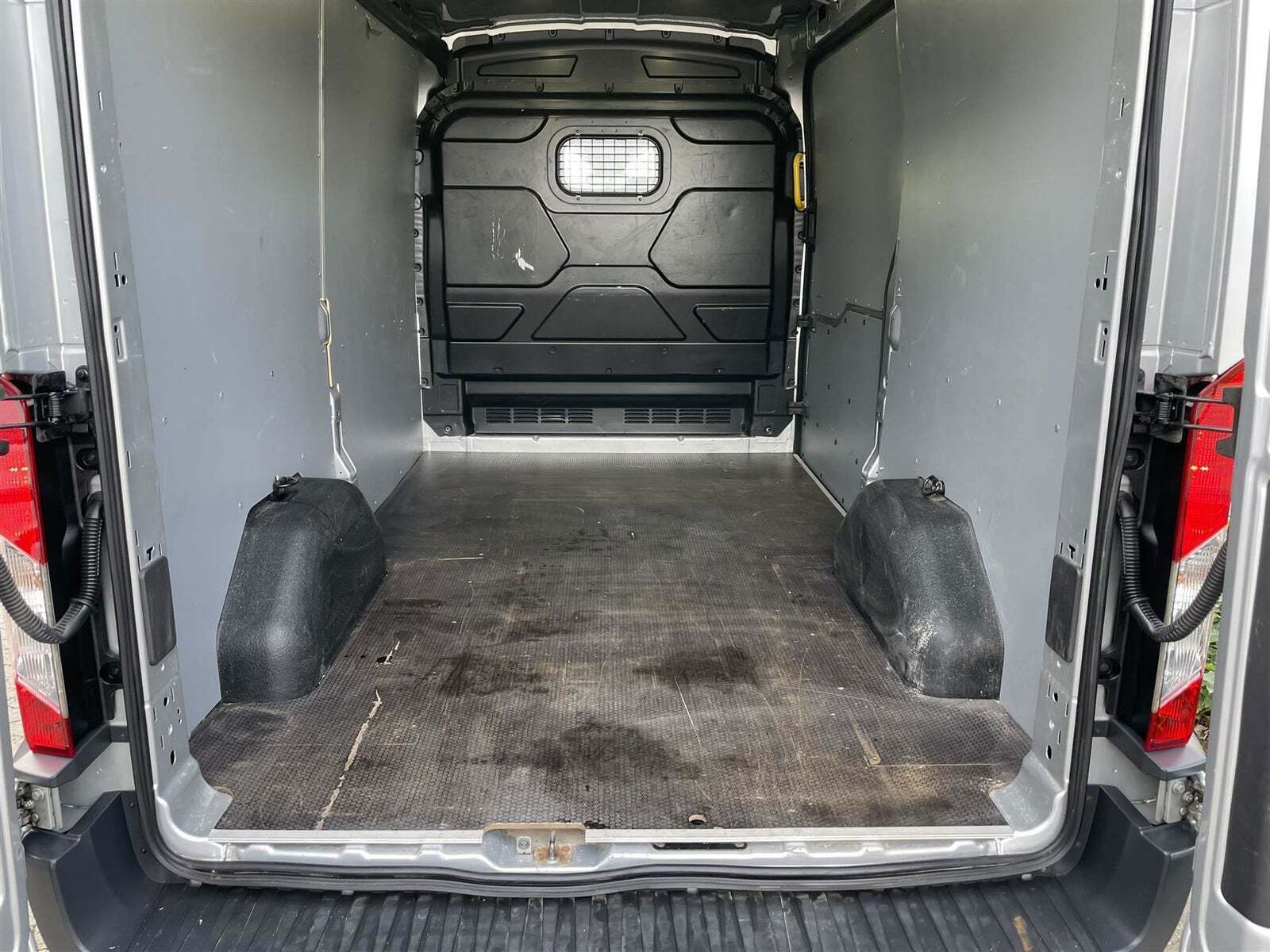 Sølv Ford Transit 350 L2 Van fra 2016