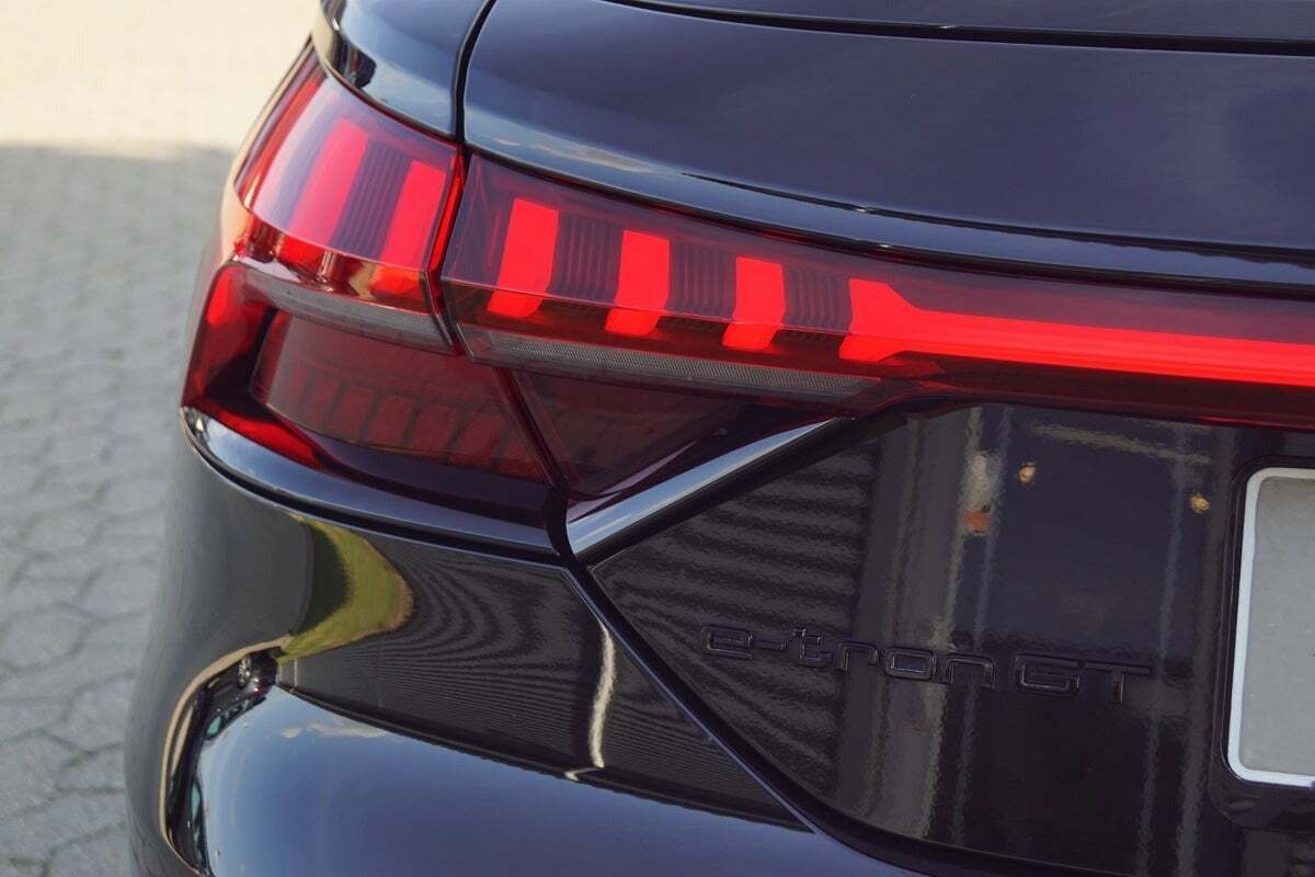 Sort Audi e-tron GT fra 2022