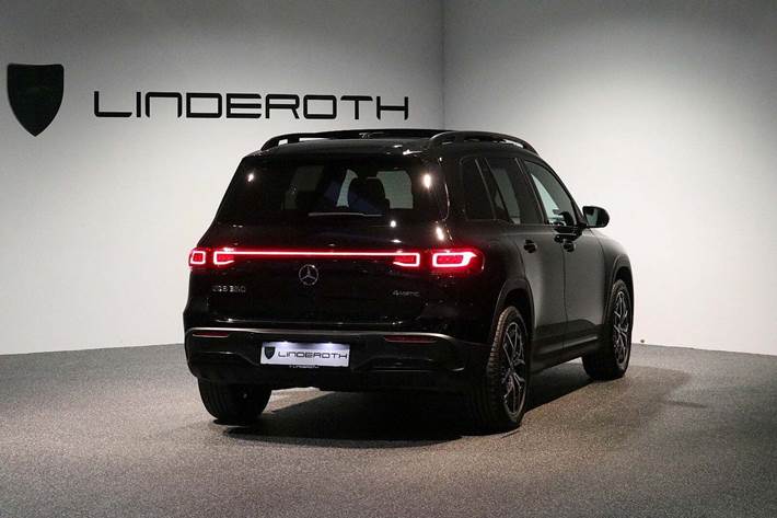 Sort Mercedes EQB350 fra 2023