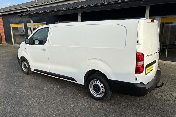 Hvid Opel Vivaro fra 2022