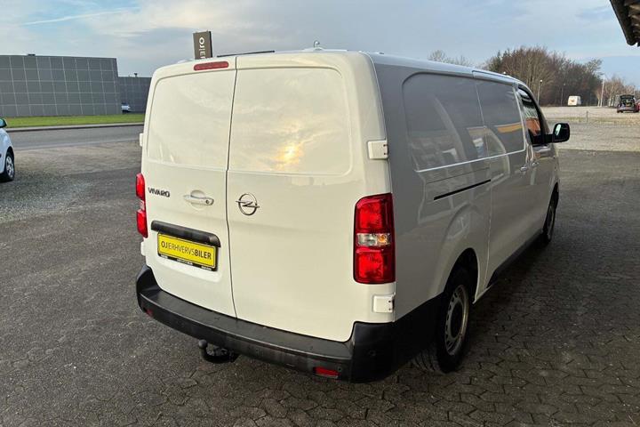 Hvid Opel Vivaro fra 2022