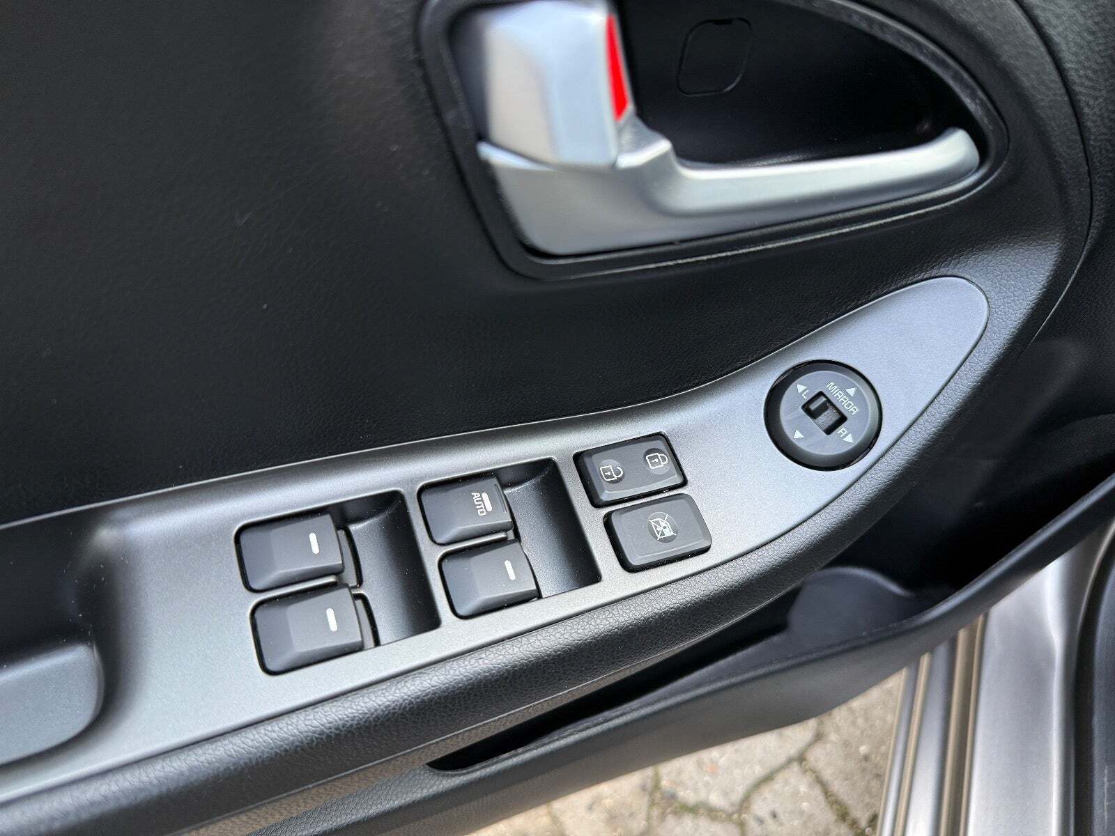 Grå Kia Picanto fra 2016