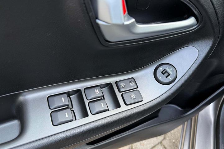 Grå Kia Picanto fra 2016