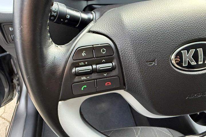 Grå Kia Picanto fra 2016