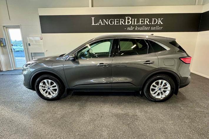 Grå Ford Kuga fra 2023