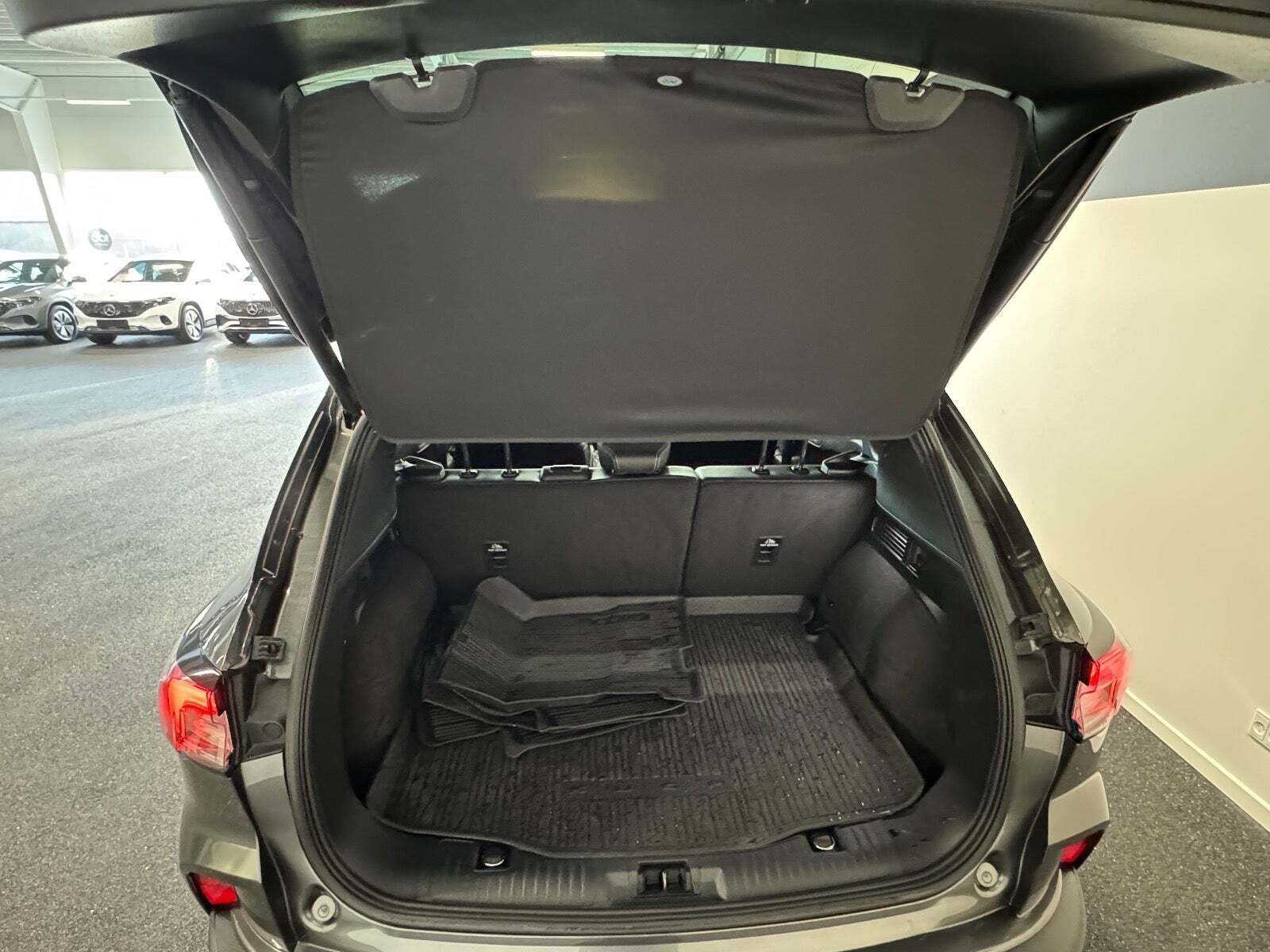 Ford Kuga 2,5 PHEV Titanium X CVT