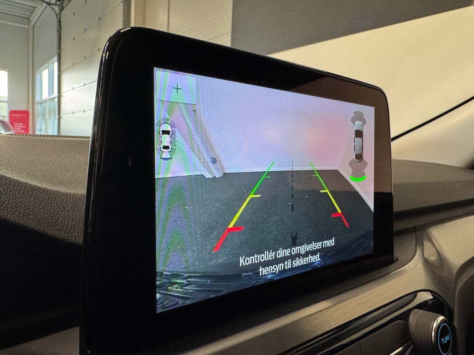 Grå Ford Kuga fra 2023