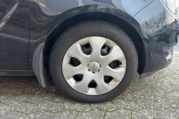 Sort Opel Meriva fra 2014