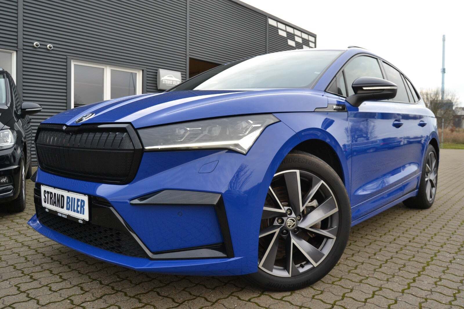 Blå Skoda Enyaq fra 2021