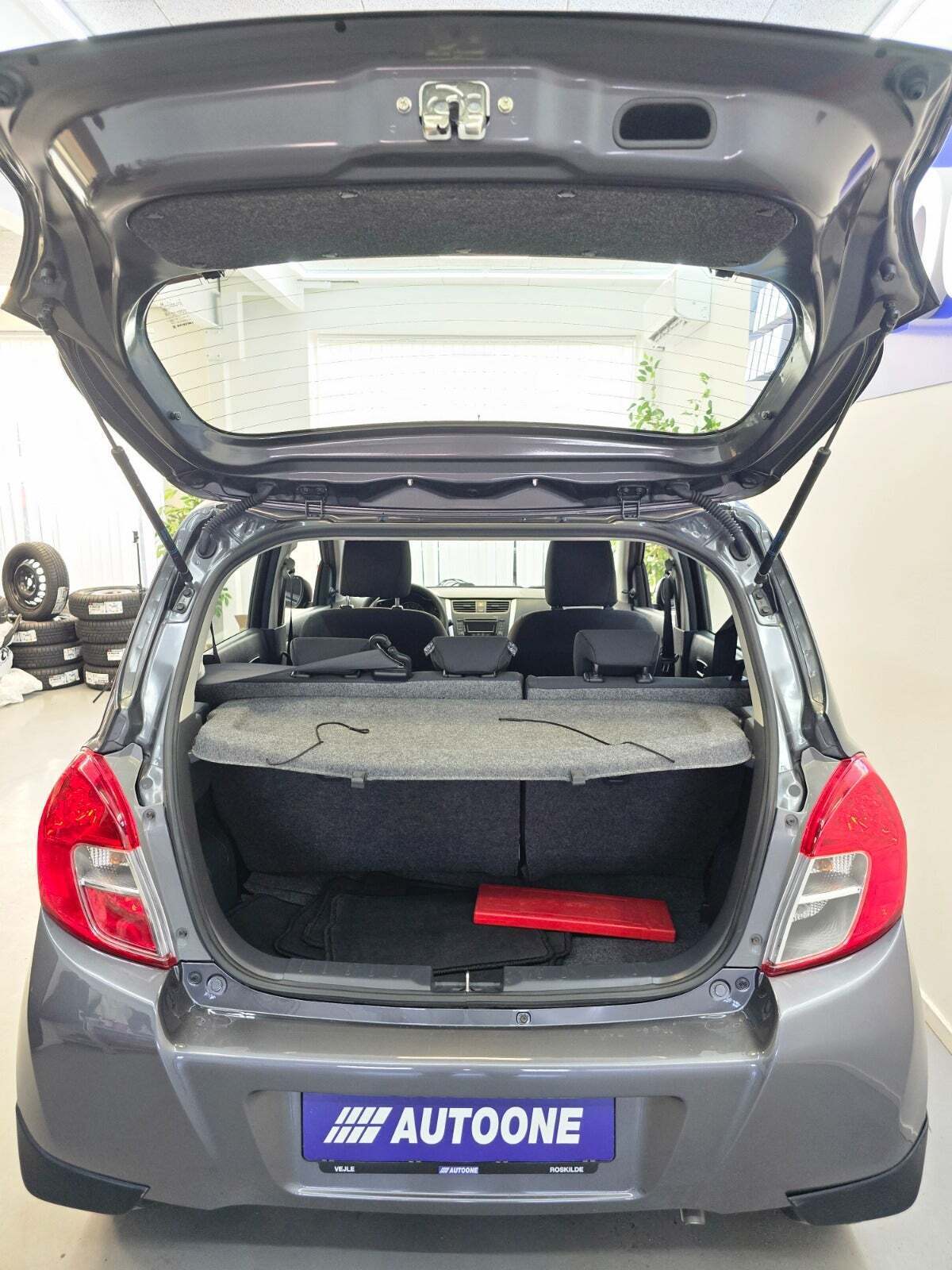 Grå Suzuki Celerio fra 2018