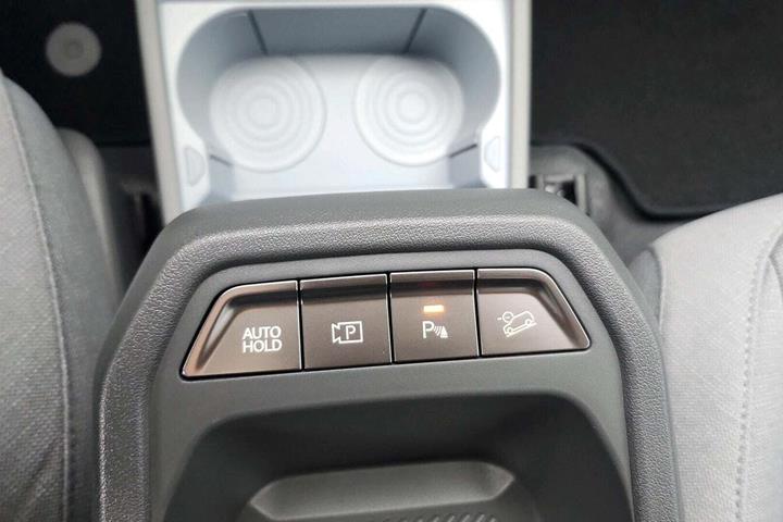 Beige Kia EV3 fra 2025
