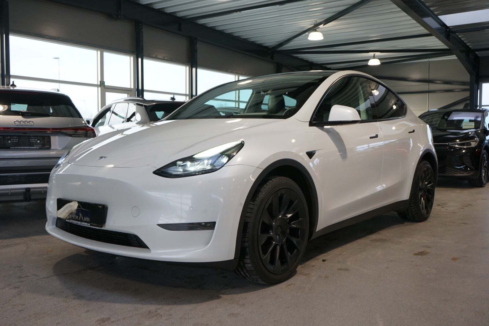 Tesla Model Y Long Range AWD