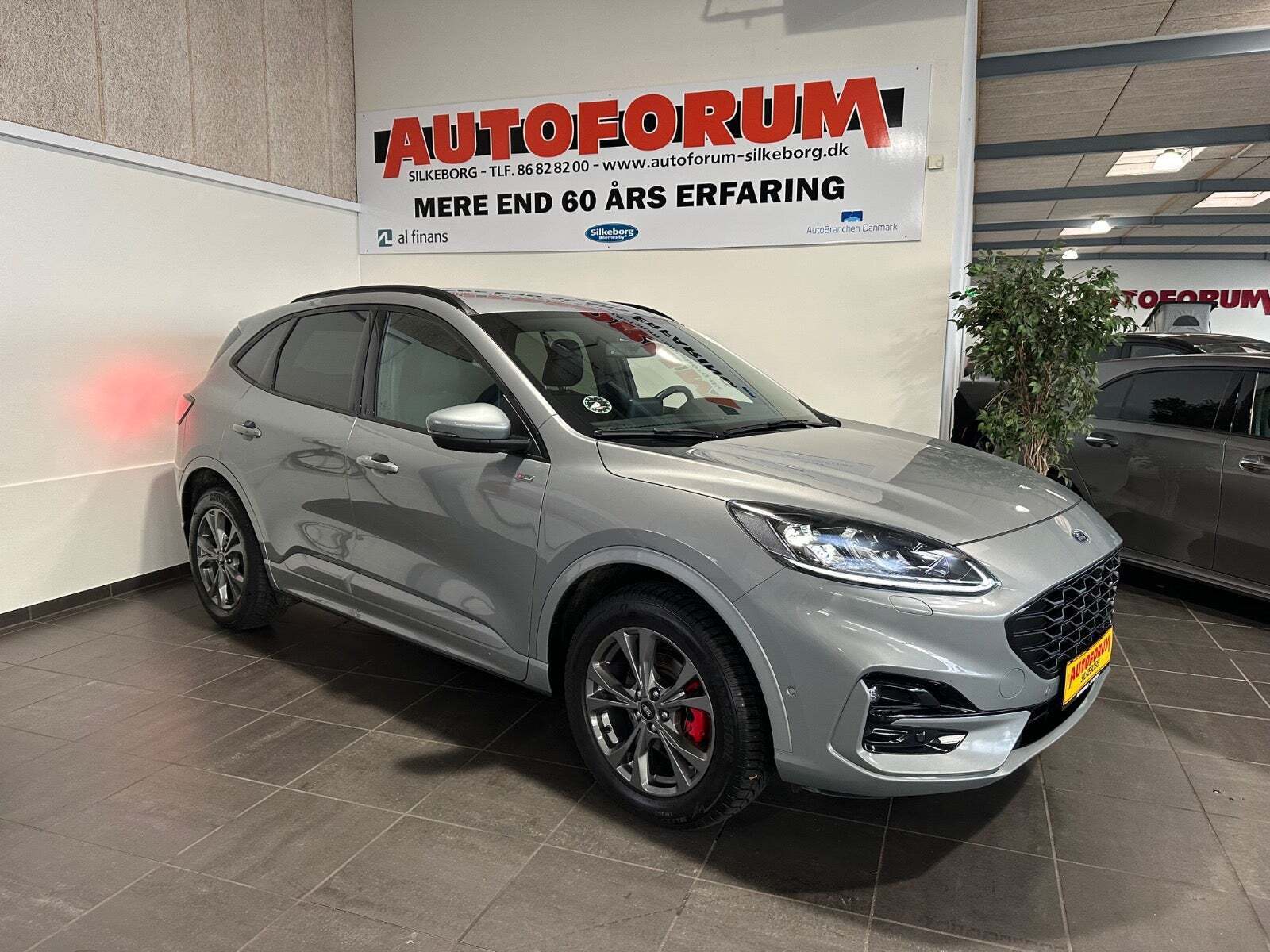 Ford Kuga 2,5 PHEV ST-Line X CVT Van