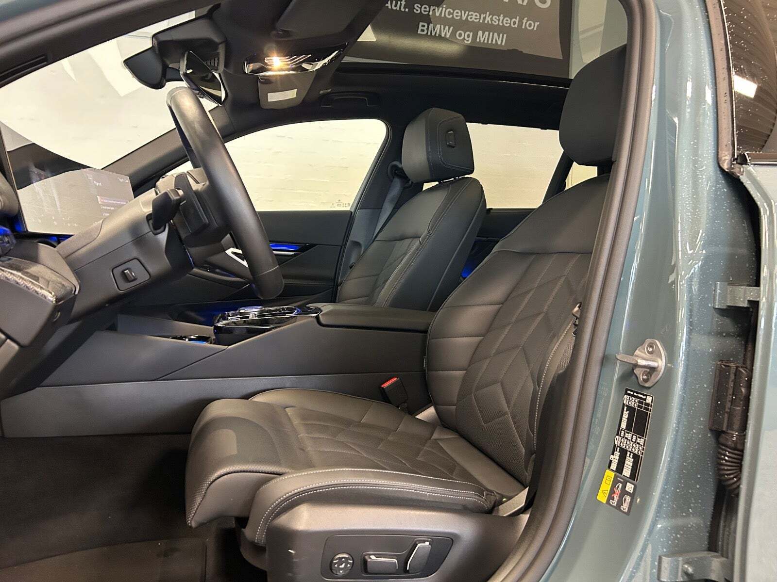 Grøn BMW i5 fra 2025