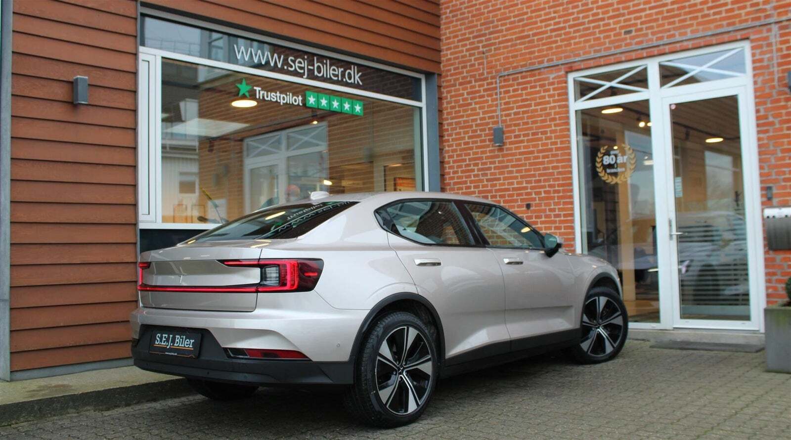 Orange Polestar 2 fra 2023