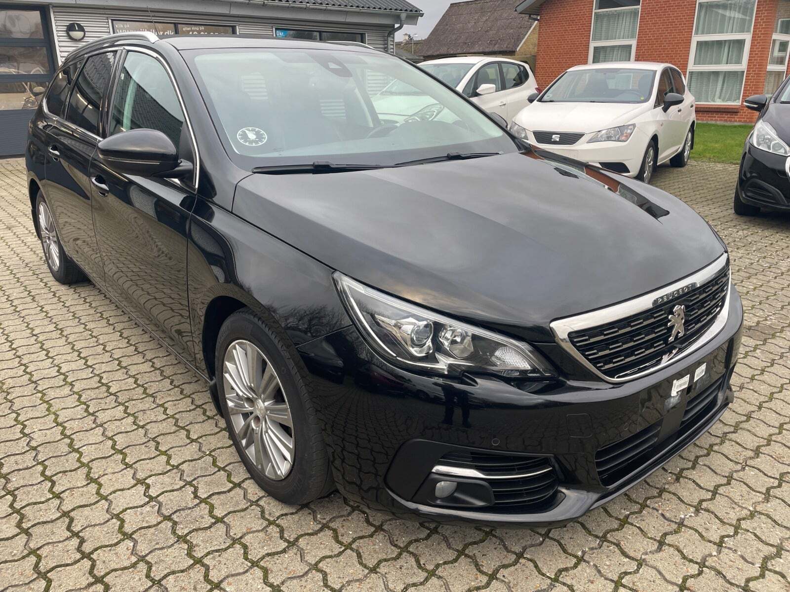 Peugeot 308 1,6 BlueHDi 120 Allure Sky SW EAT6