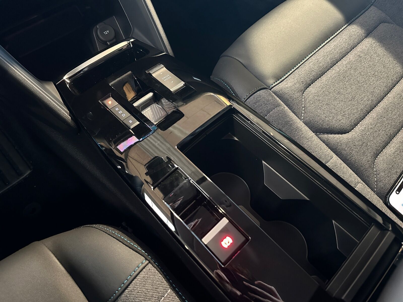 Turquoise Citroën ë-C4 fra 2024