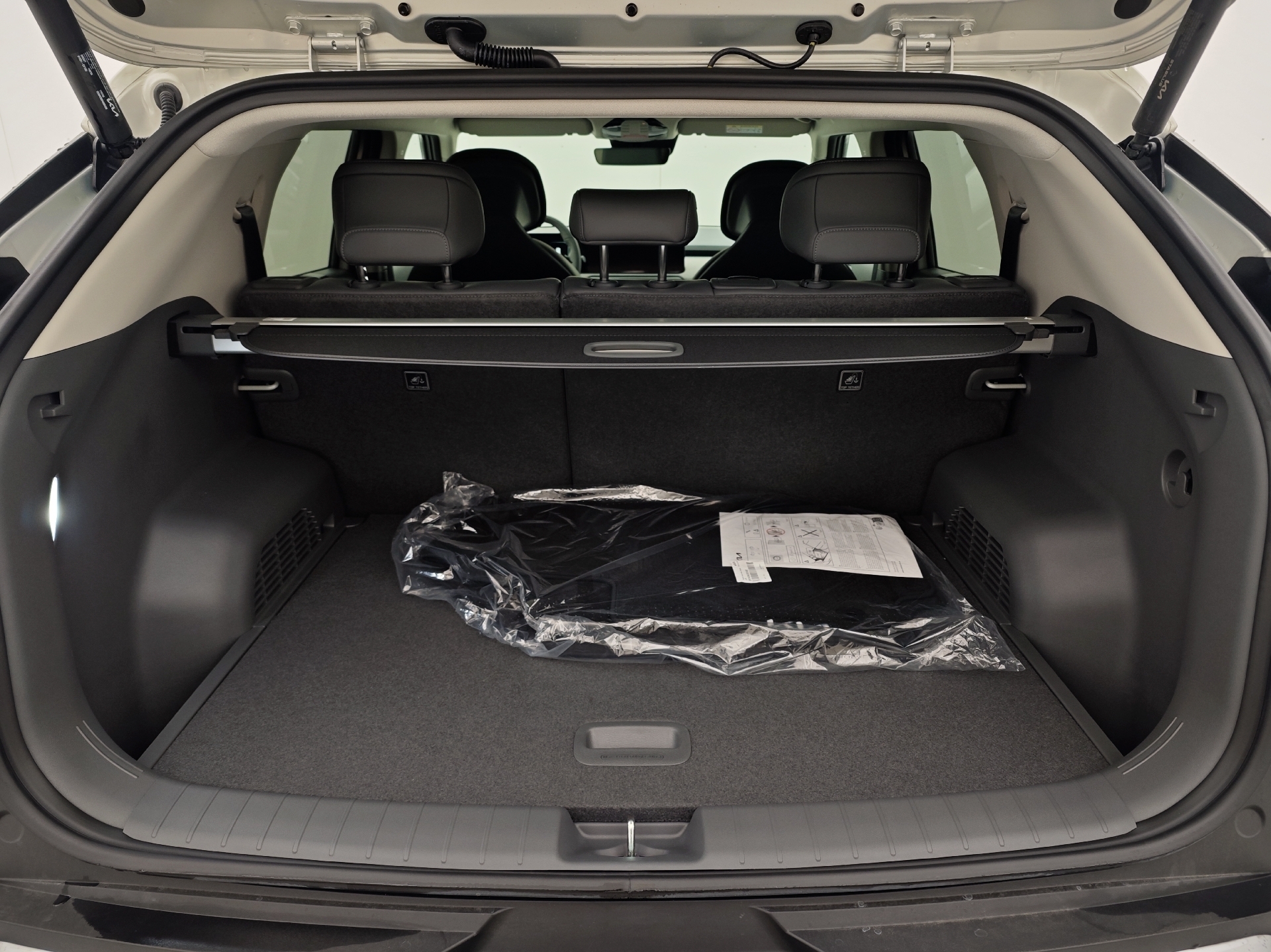 Sølv Kia EV3 fra 2025