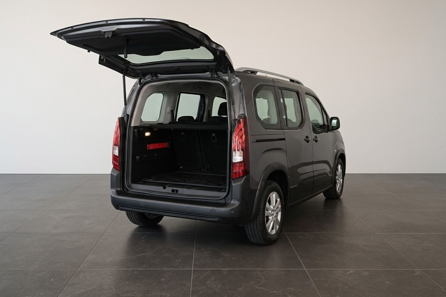 Sort Toyota ProAce City Verso fra 2021