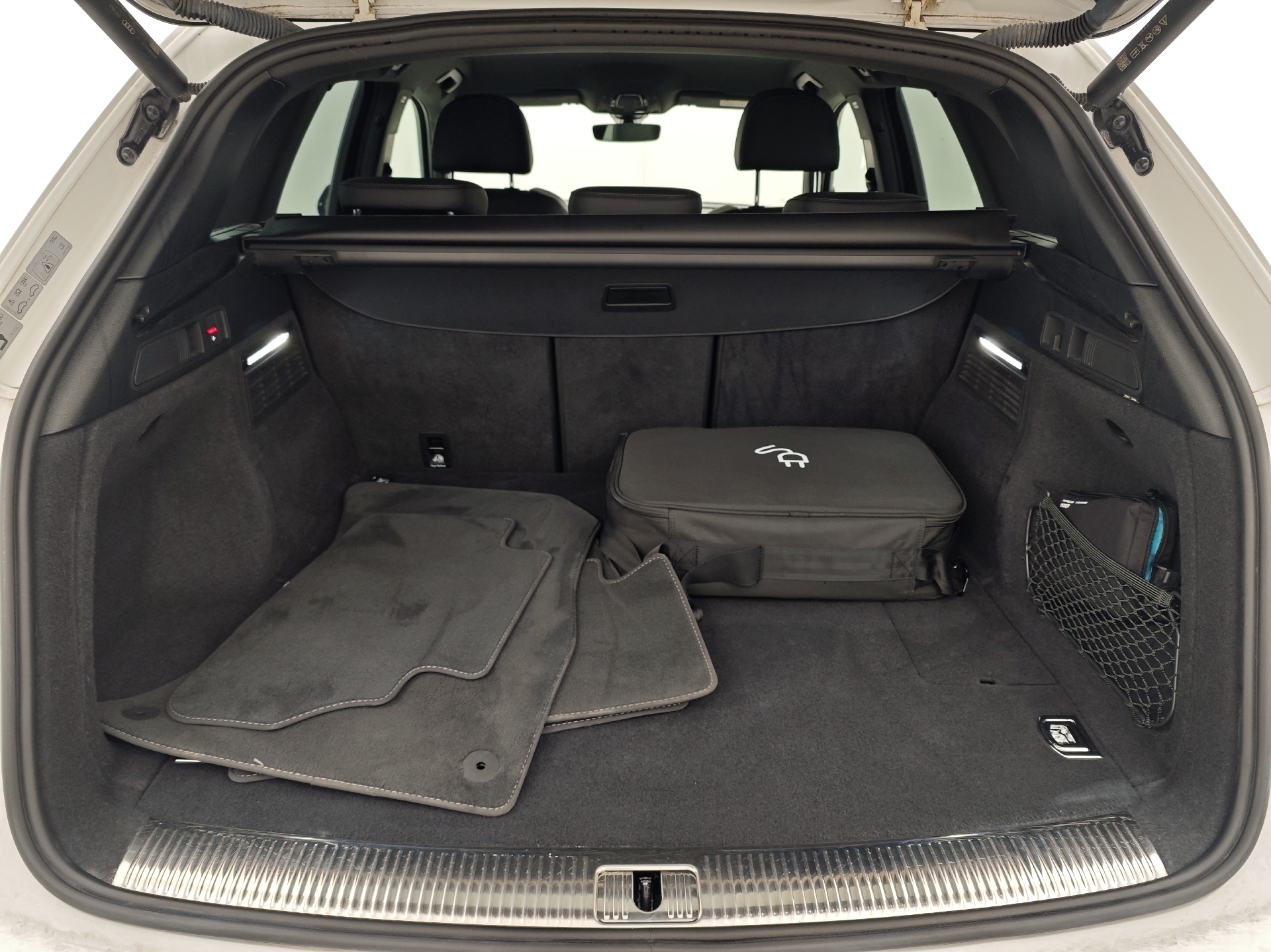 Hvid Audi Q5 fra 2021