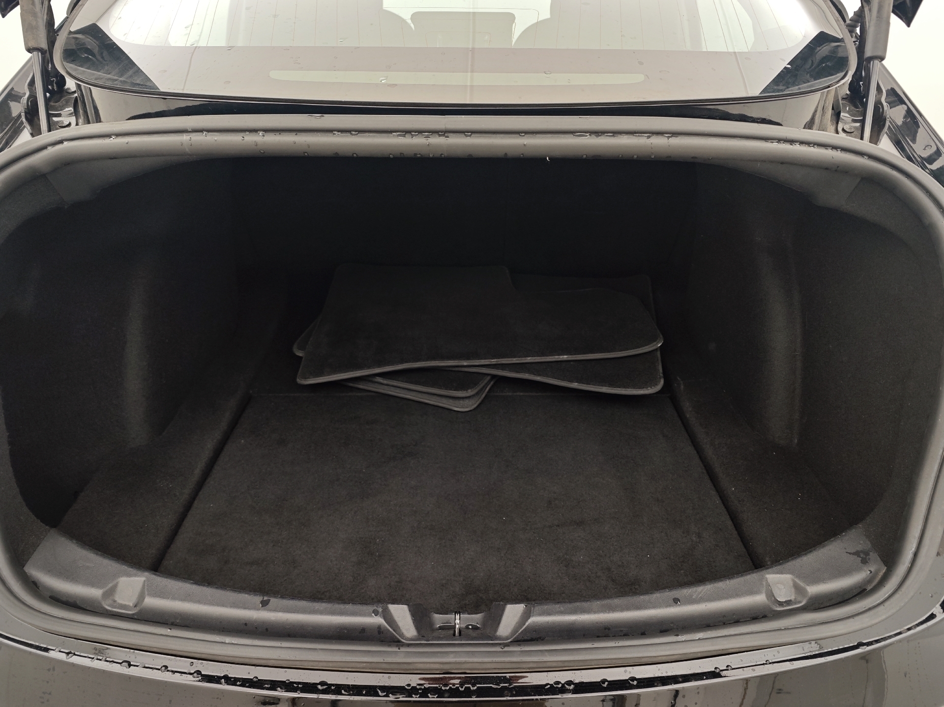 Sort Tesla Model 3 fra 2019