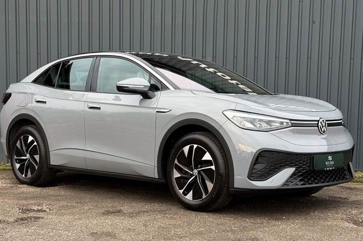 Grå VW ID.5 fra 2022 set udefra