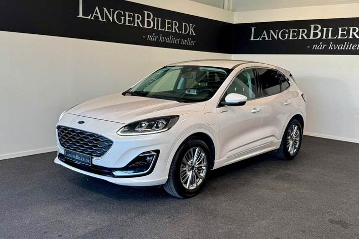 Hvid Ford Kuga fra 2021 set udefra