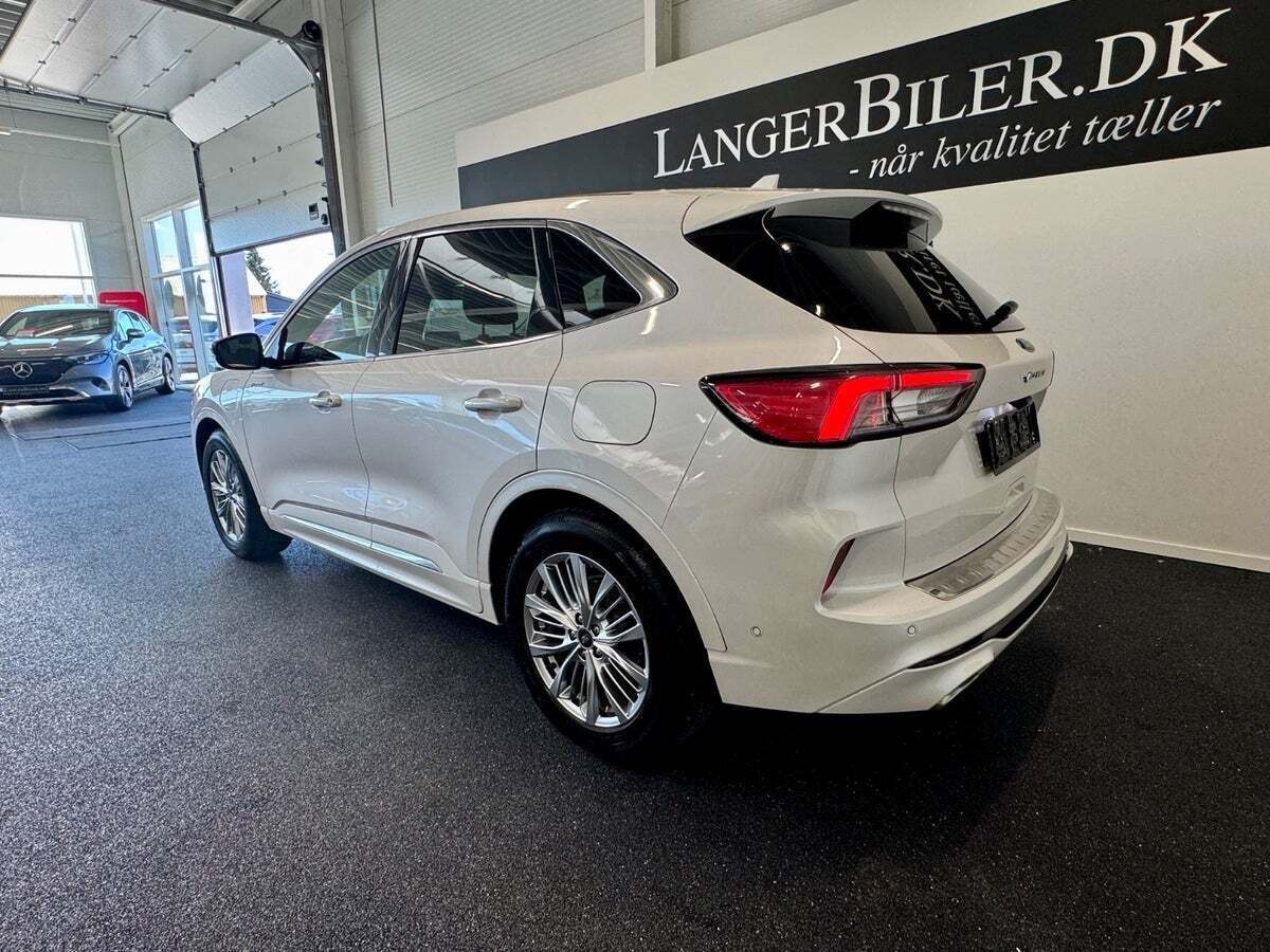 Hvid Ford Kuga fra 2021