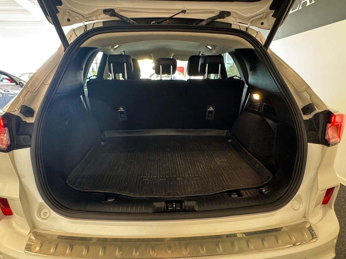 Ford Kuga 2,5 PHEV Vignale CVT