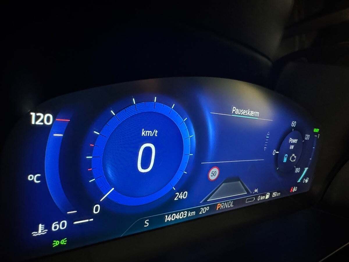 Hvid Ford Kuga fra 2021