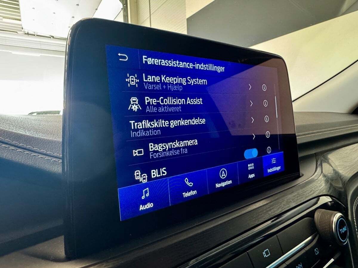 Hvid Ford Kuga fra 2021