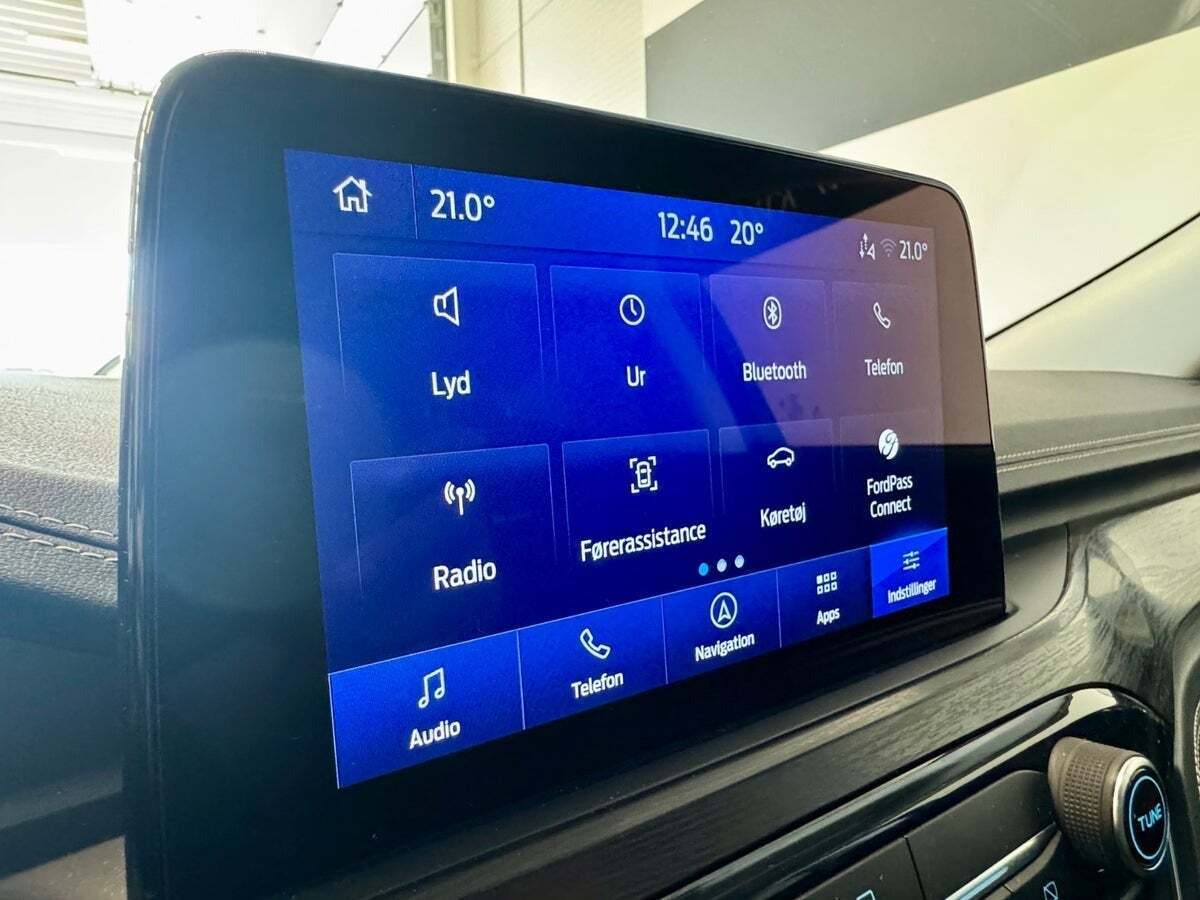 Hvid Ford Kuga fra 2021