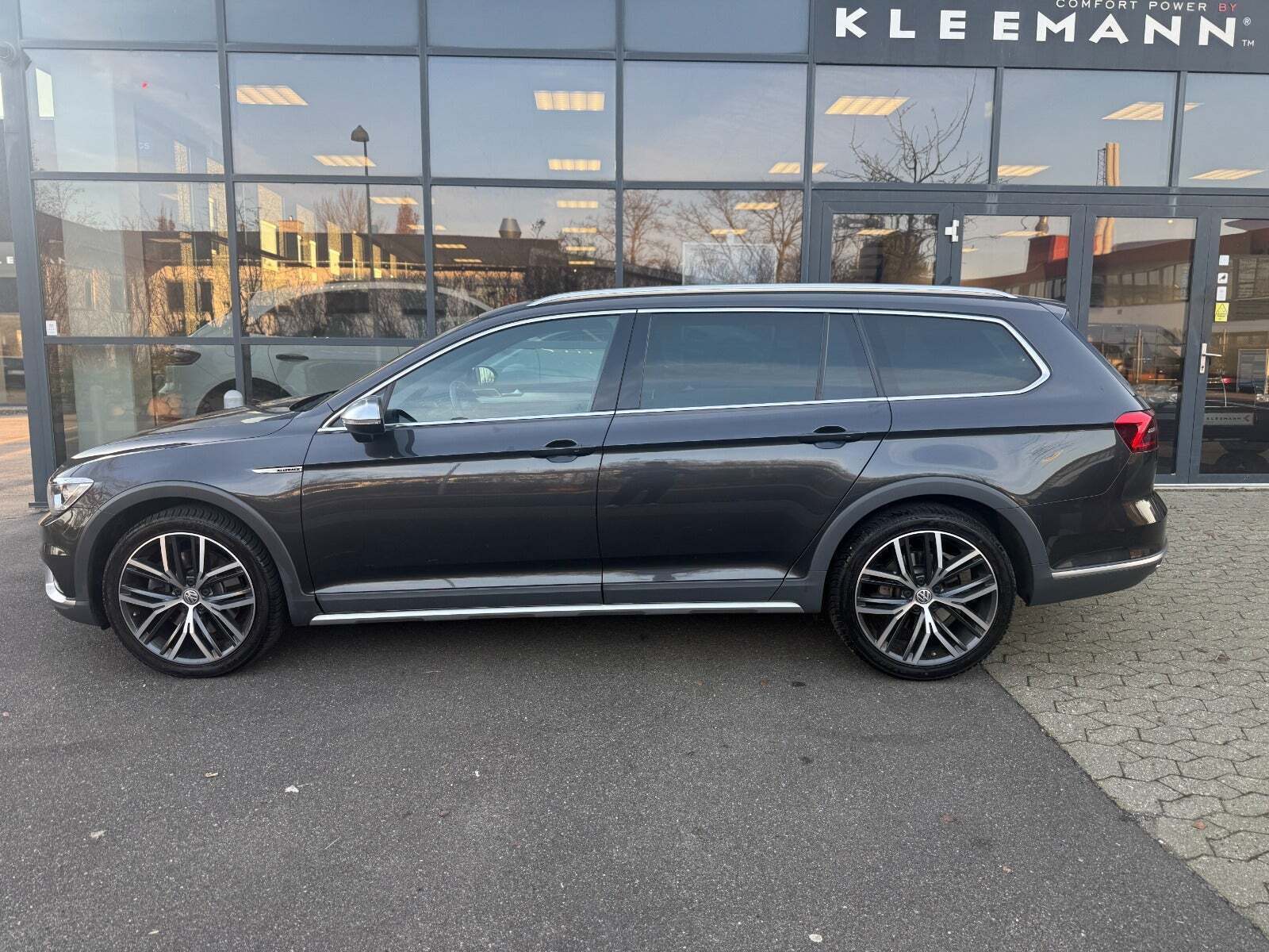 VW Passat 2,0 TSi 272 Edition Variant DSG 4Motion