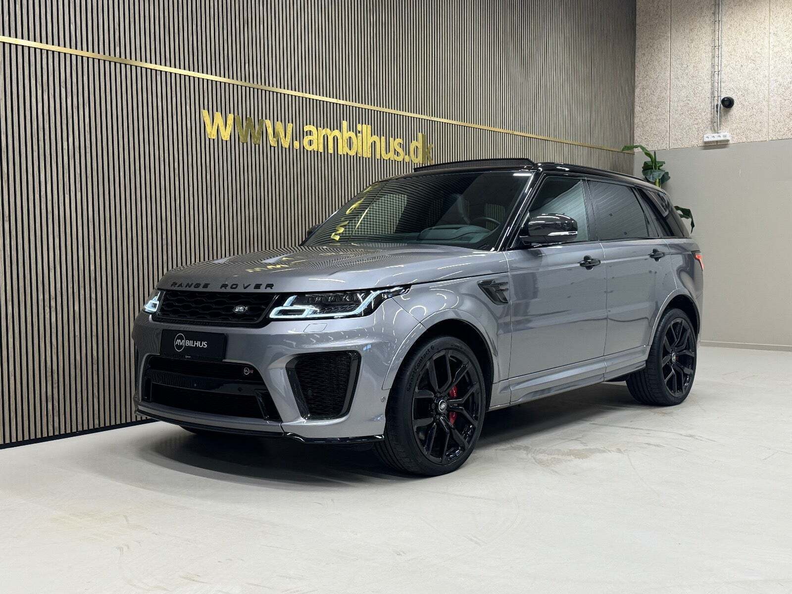 Grå Land Rover Range Rover sport fra 2020