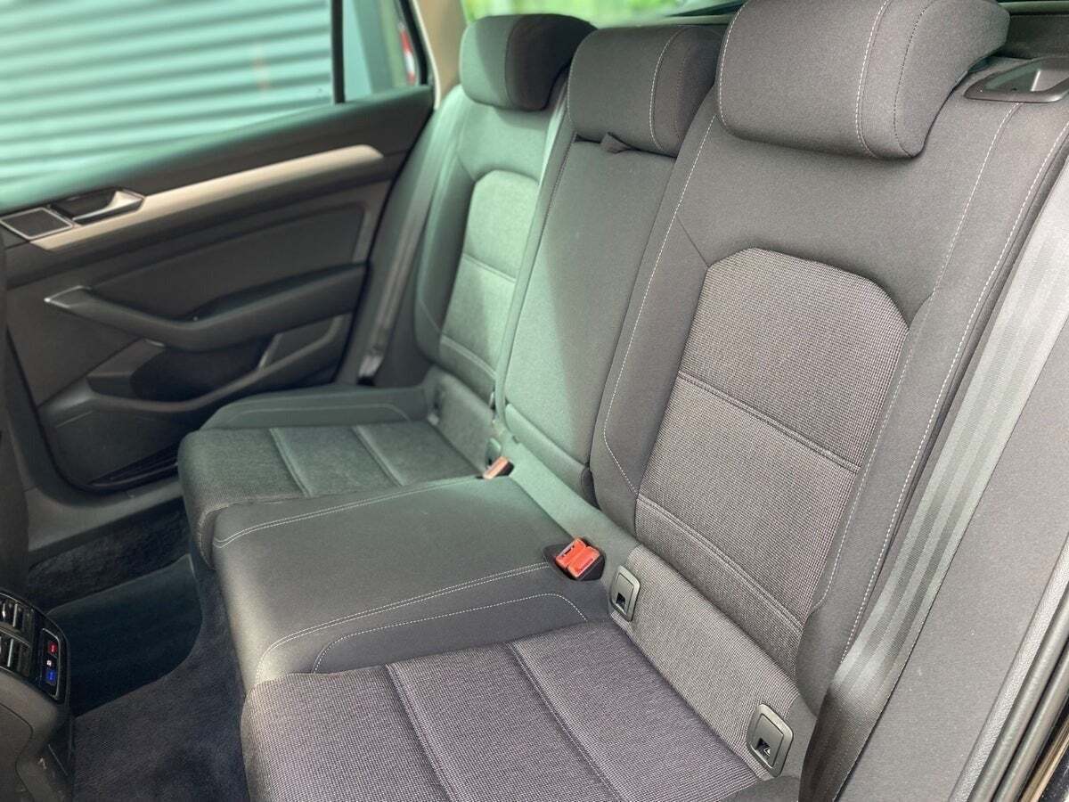 Sort VW Passat fra 2018