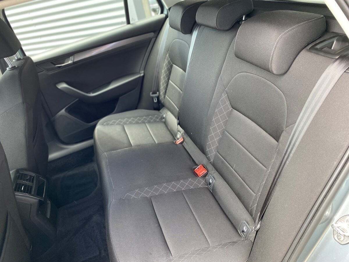 Sølv Skoda Superb fra 2017