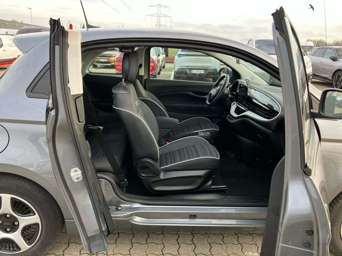 Grå Fiat 500e fra 2021