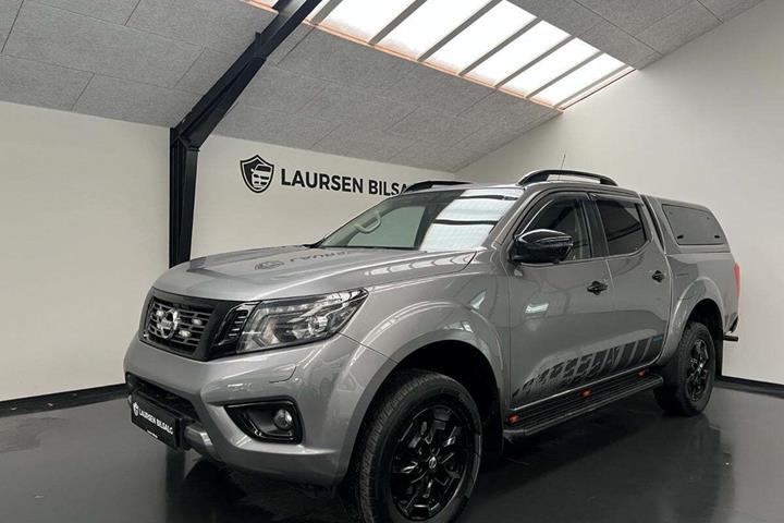 Grå Nissan Navara fra 2021