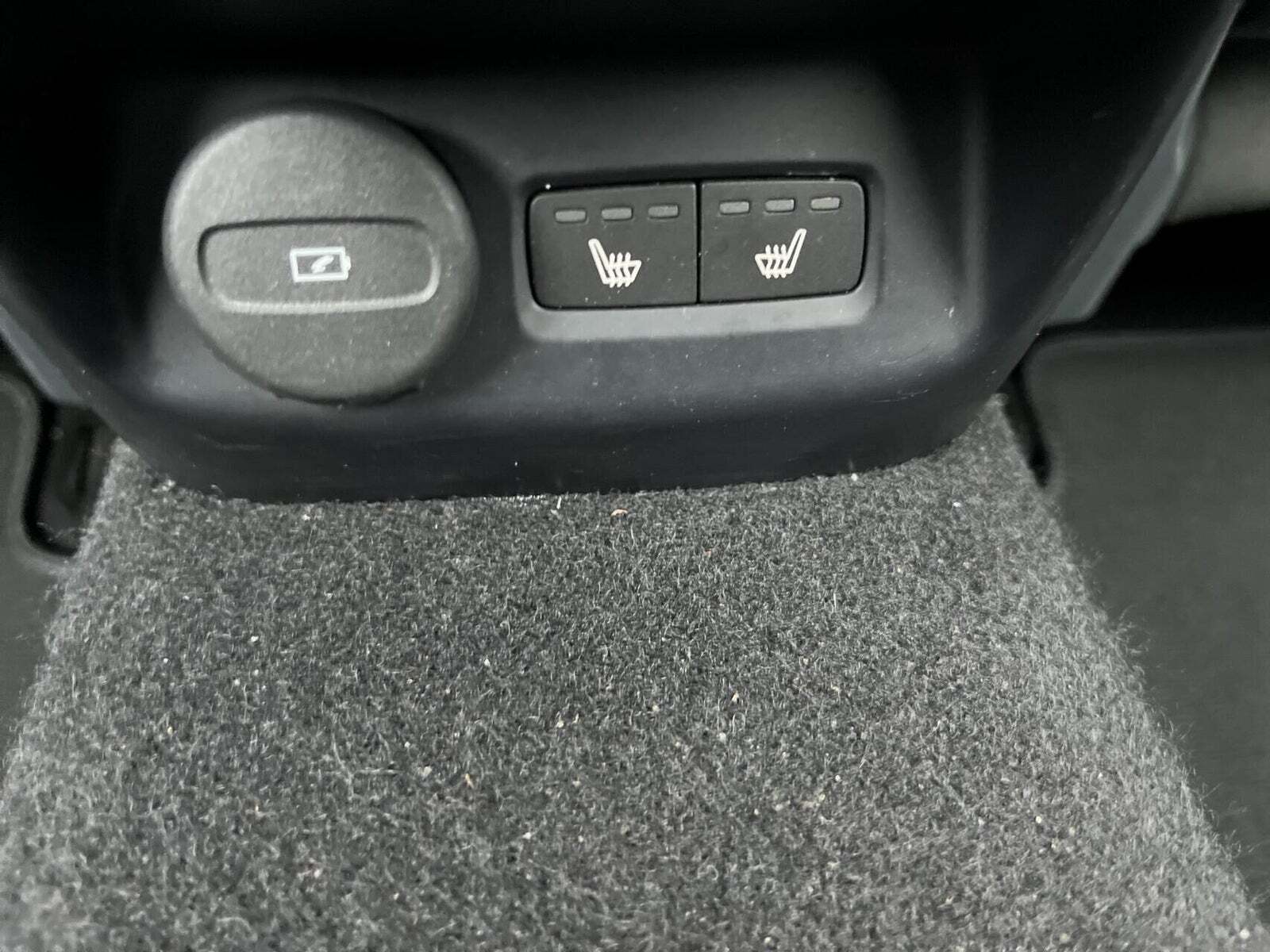 Sort Polestar 2 fra 2023