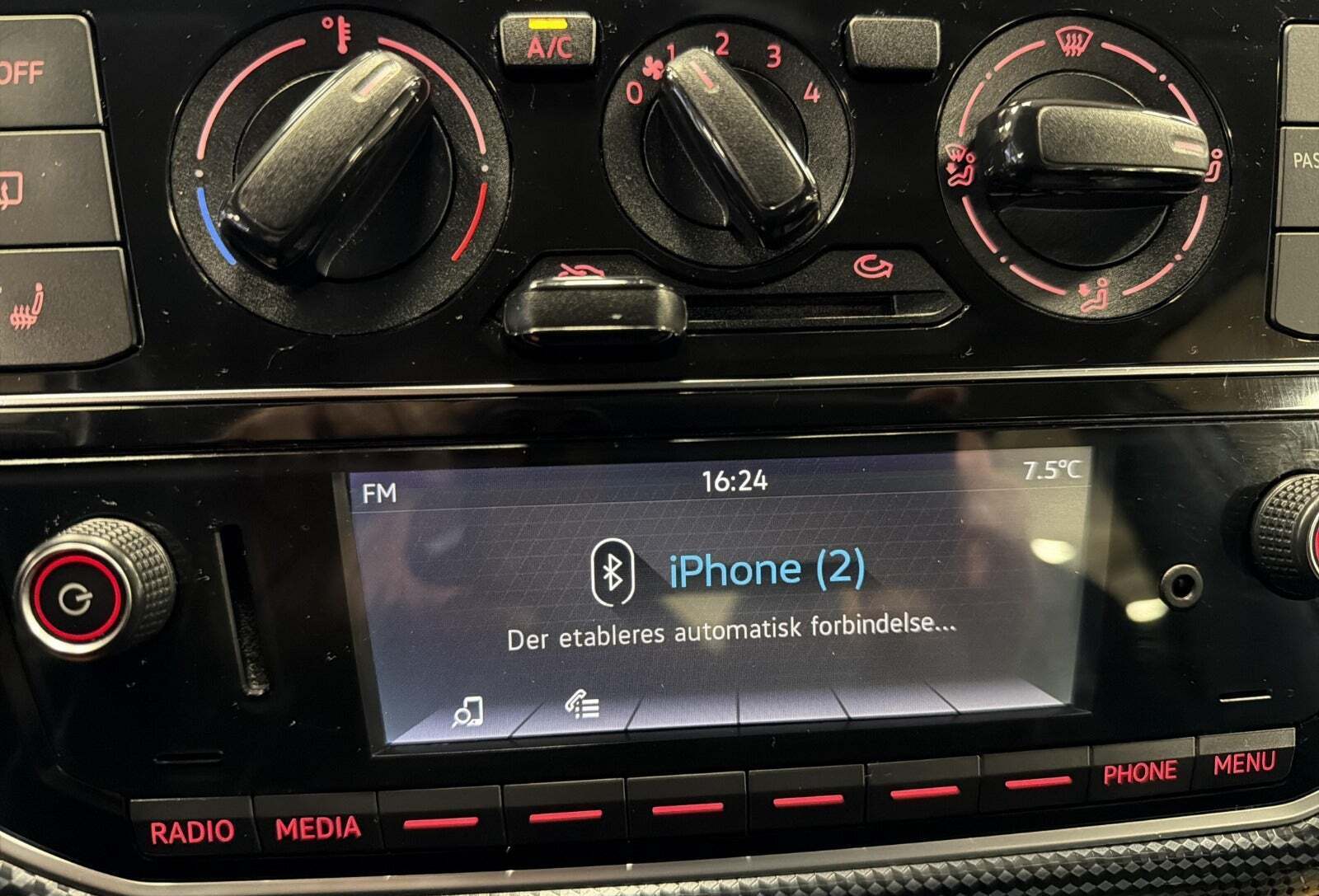 Hvid VW UP! fra 2017