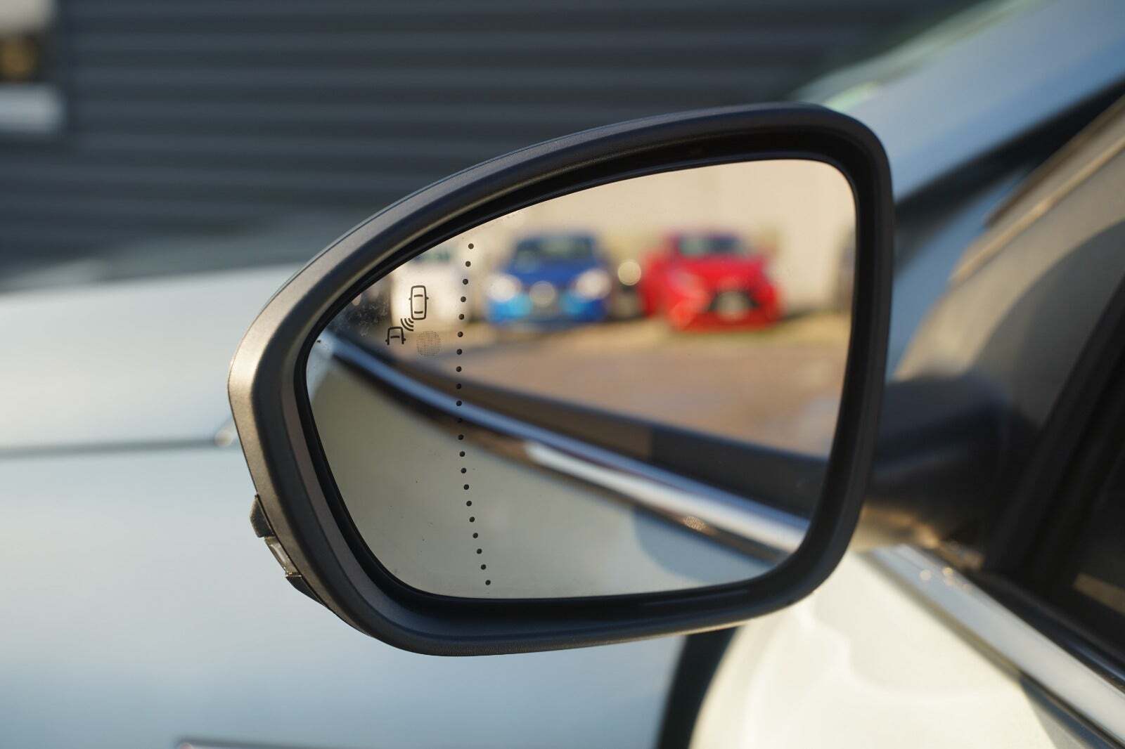 Blå Renault Megane IV fra 2021