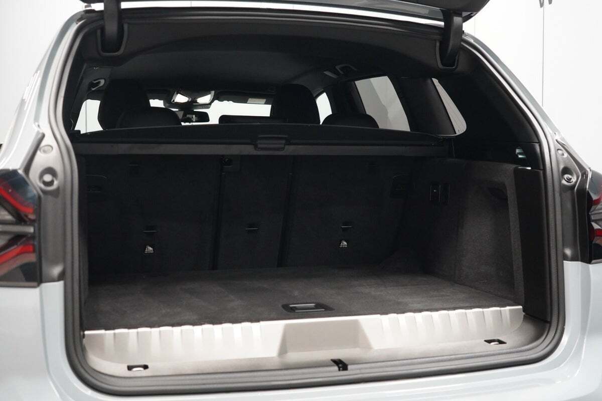 Grå BMW X3 fra 2022