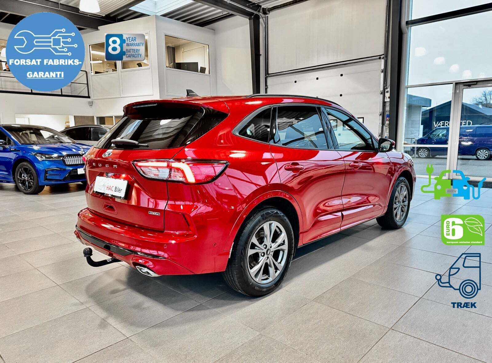 Rød Ford Kuga fra 2023