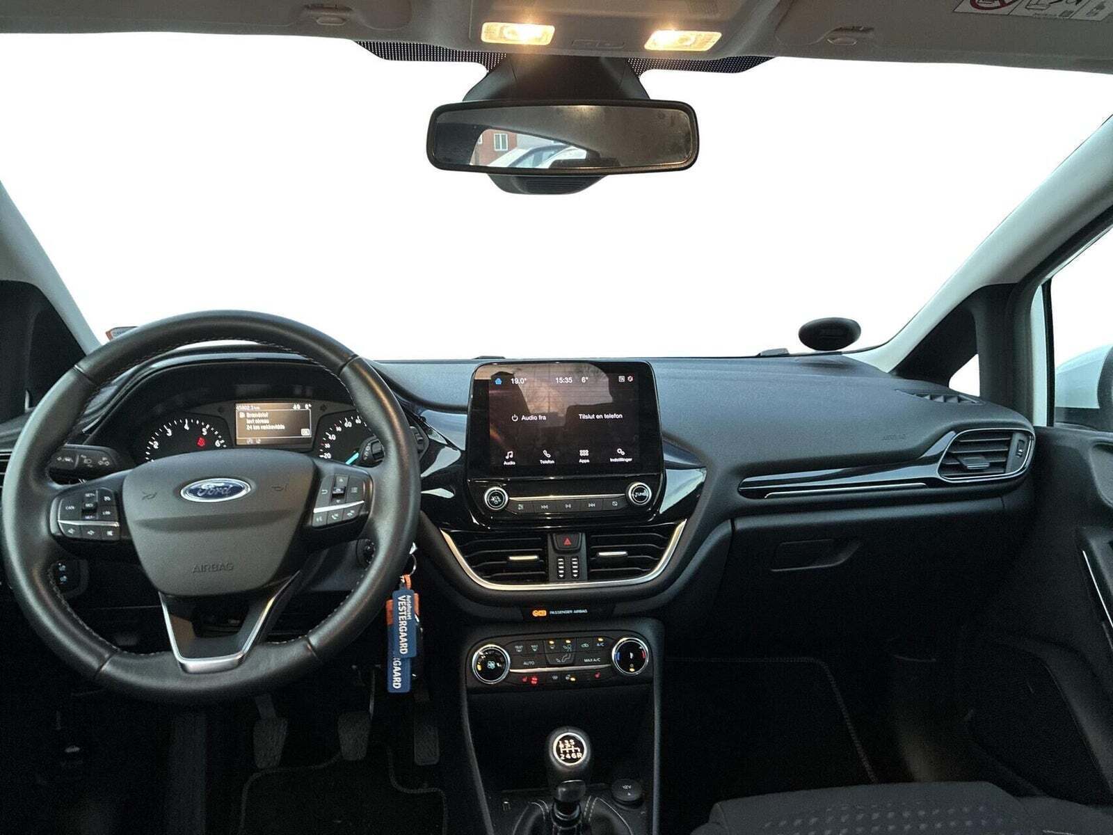 Hvid Ford Fiesta fra 2021